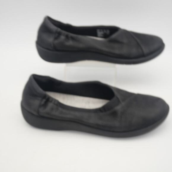 Clarks Women's 9 Cloudsteppers Sillian Holly Comfort Shoes Flats Slip On Black - Picture 6 of 10